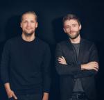 Das Kreativ Duo Leif Johannsen und Patrick Matthiensen (v.l.) wechseln von thjnk zu Serviceplan (Foto: Benjamin Nadjib)