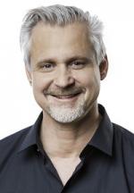 Michael Tobehn grüßt als Chief Creative Digital Officer bei TBWA – Foto: jochen rolfes photographer)