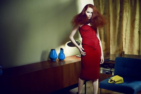 Elke Ruess beteiligt sich an 'Hint'-Editorial